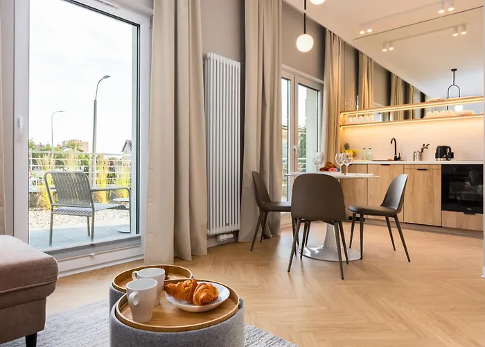 Coastal Escape By Bookinghost *