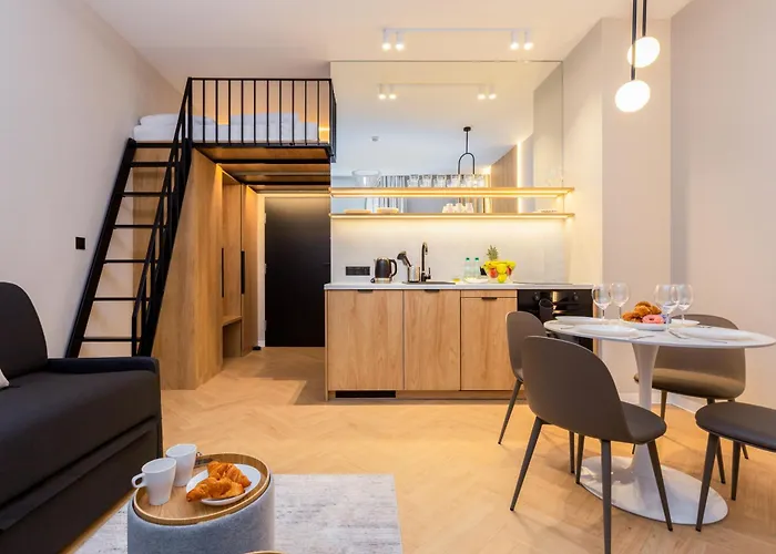 Coastal Escape By Bookinghost *