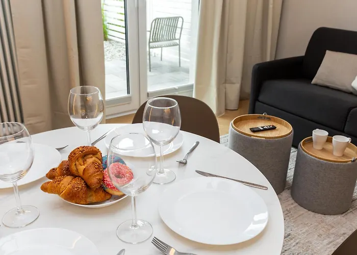 Apartment Coastal Escape By Bookinghost *