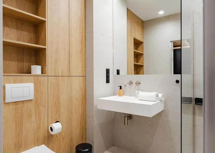 Coastal Escape By Bookinghost