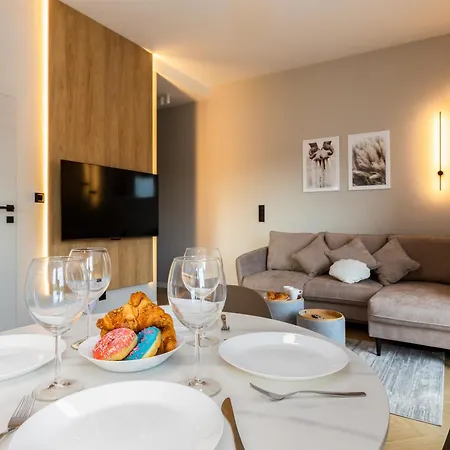 Glow Apartments - Apartamenty Baltic Plaza Stogi Apartmán