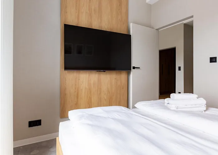 Coastal Escape By Bookinghost * Danzig