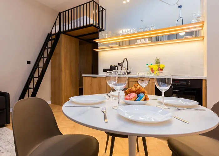 Apartment Coastal Escape By Bookinghost