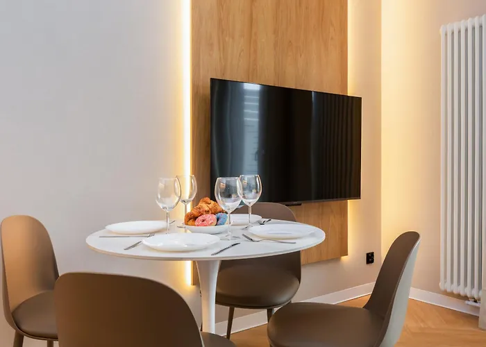 Coastal Escape By Bookinghost *