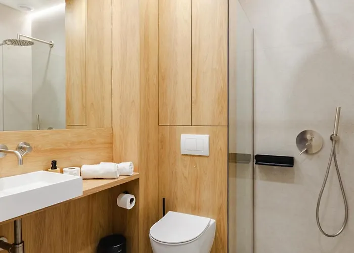 Apartment Coastal Escape By Bookinghost